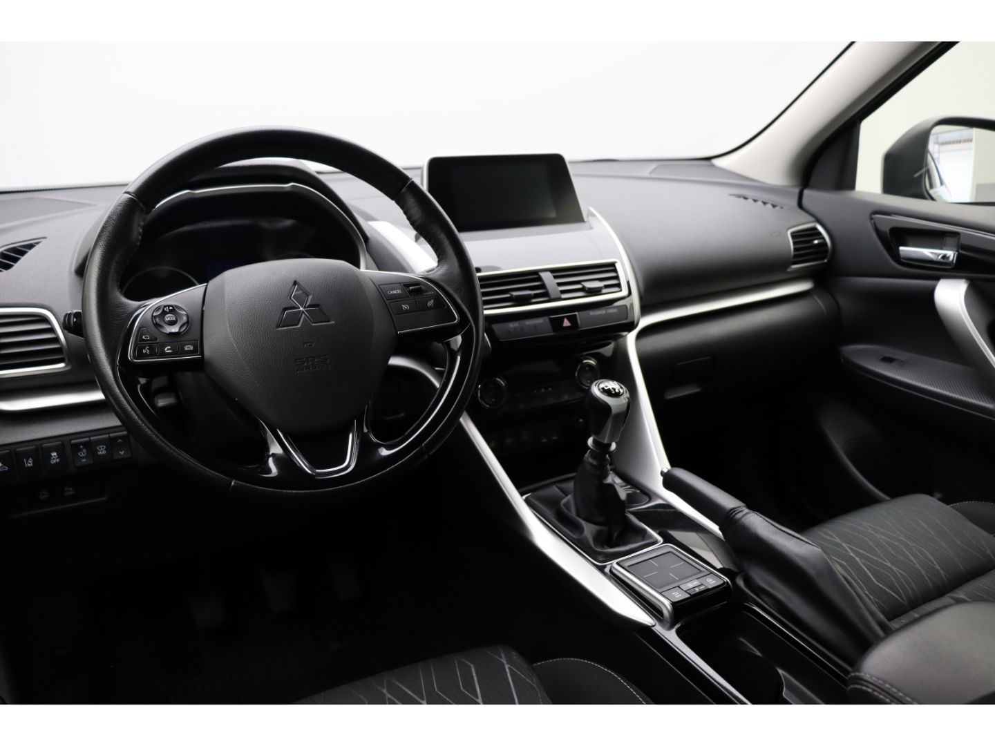 Fahrzeugabbildung Mitsubishi Eclipse Cross Intro Edition 2WD ACC Totwinkelass