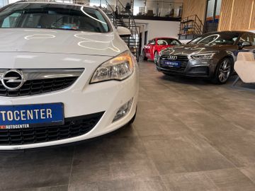 MYAUTOCENTER – Gebraucht- und Jahreswagen mit Werkstattservice in Pfaffenhofen Opel Astra J Sports Tourer Design Edition *PDC*Klima*