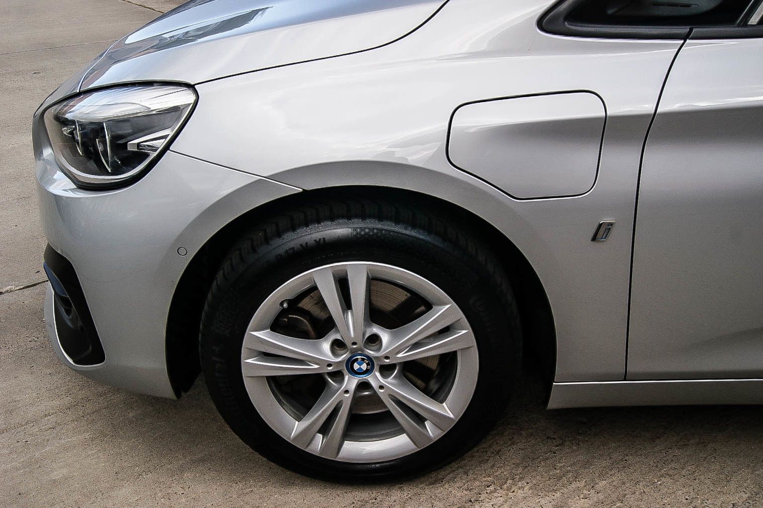 Fahrzeugabbildung BMW 225 xe Advantage Aut LED-SCHEINWERFER SIHZG PARK
