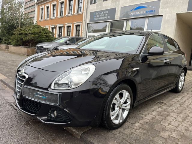 Alfa Romeo Giulietta Turismo, Leder