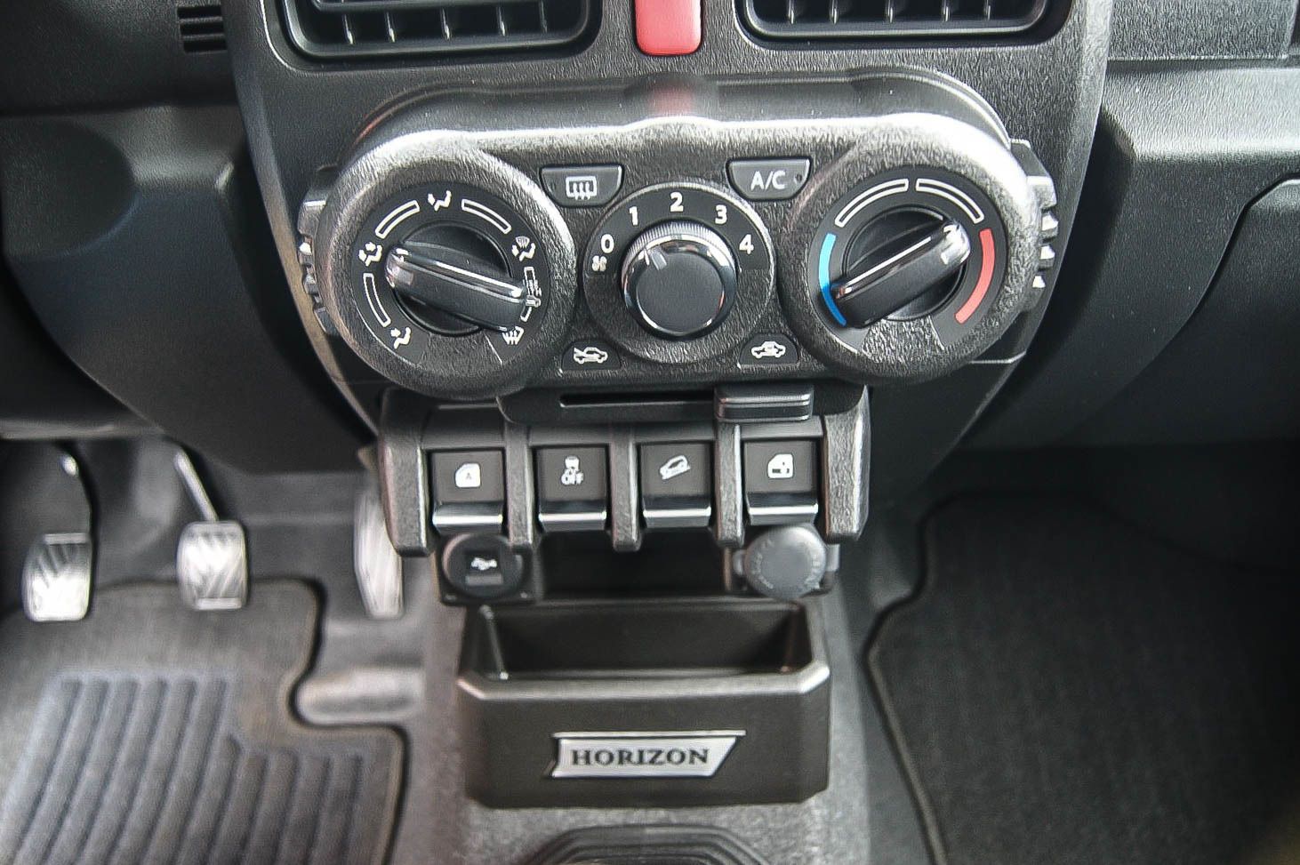 Fahrzeugabbildung Suzuki Jimny 1.5 Horizon Limited Edition 900 NFZ