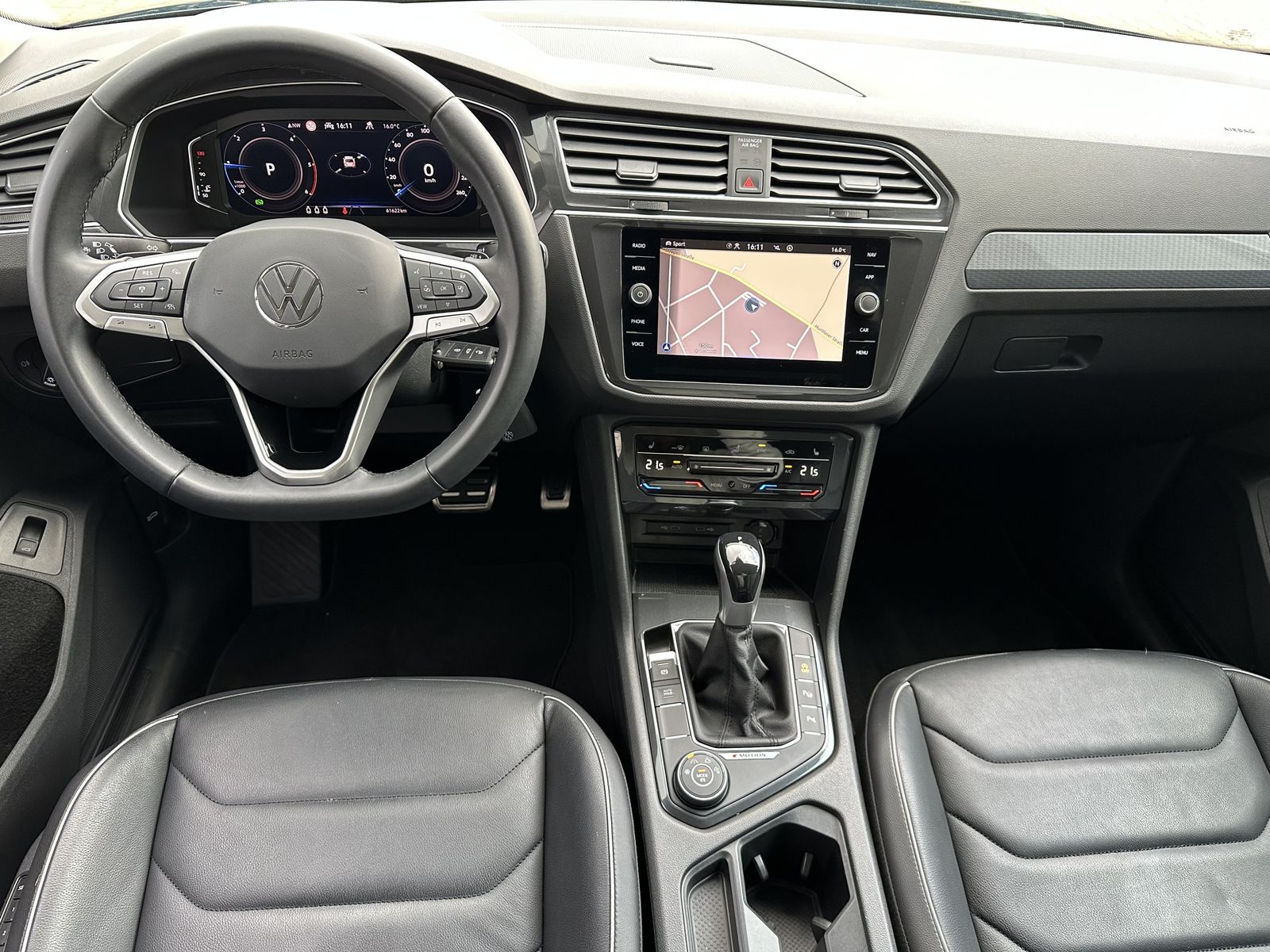 Fahrzeugabbildung Volkswagen Tiguan 2.0 TDI DSG Life 4Motion NAV+LED+ACC+AHK