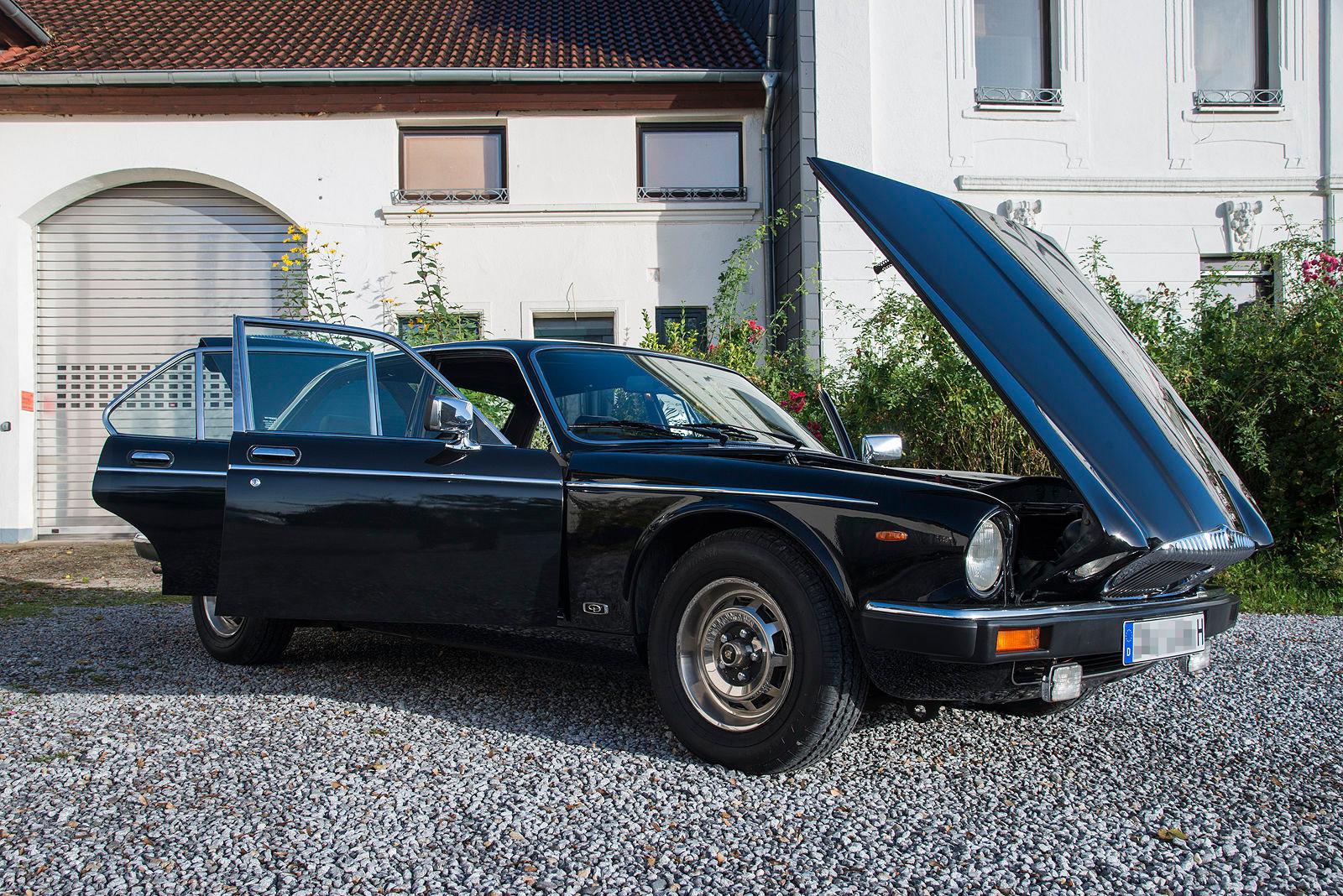 Jaguar XJ12 - Daimler Double Six Serie III