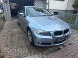 BMW 320i - - BMW 320 aus 2011: 320i