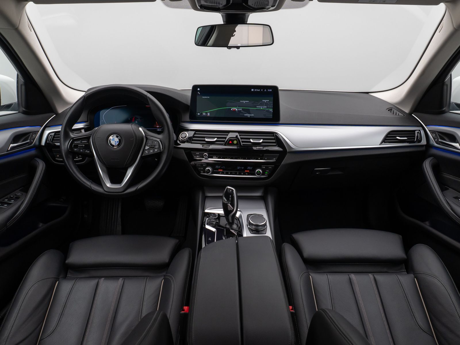 Fahrzeugabbildung BMW 530d Kamera HUD DAB Komfort Alarm Sport 19Zoll