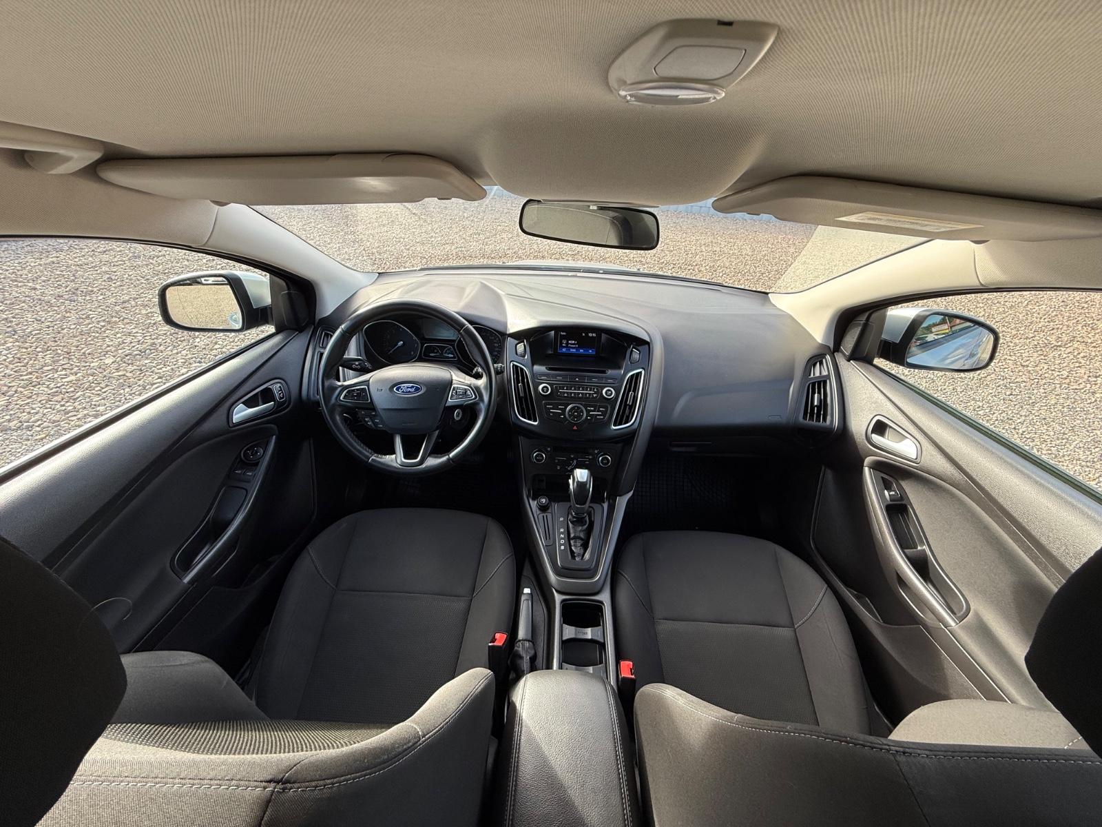 Ford Focus 1,6 Titanium Sportsitze Sport Lenkrad