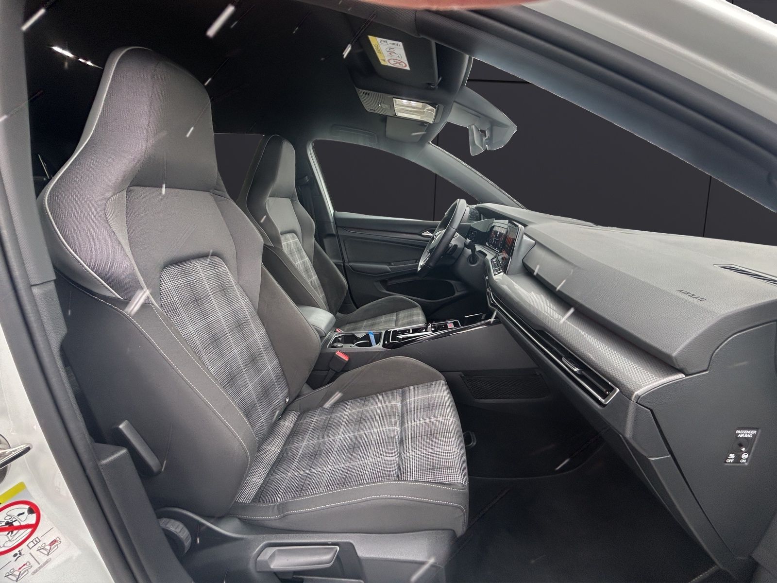 Fahrzeugabbildung Volkswagen Golf VIII GTD Business DSG IQ.Light ACC STH SH P