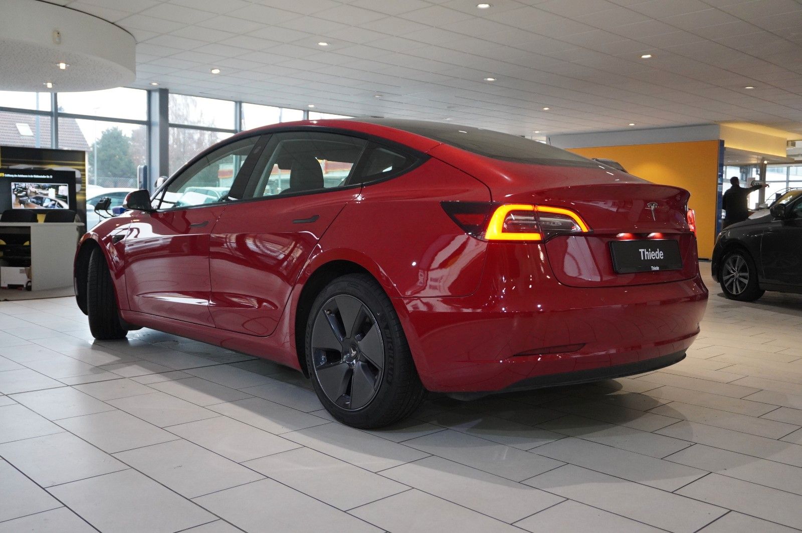 Fahrzeugabbildung Tesla Model 3 Standard Range Plus NAVI/KAMERA/DAB/PANO