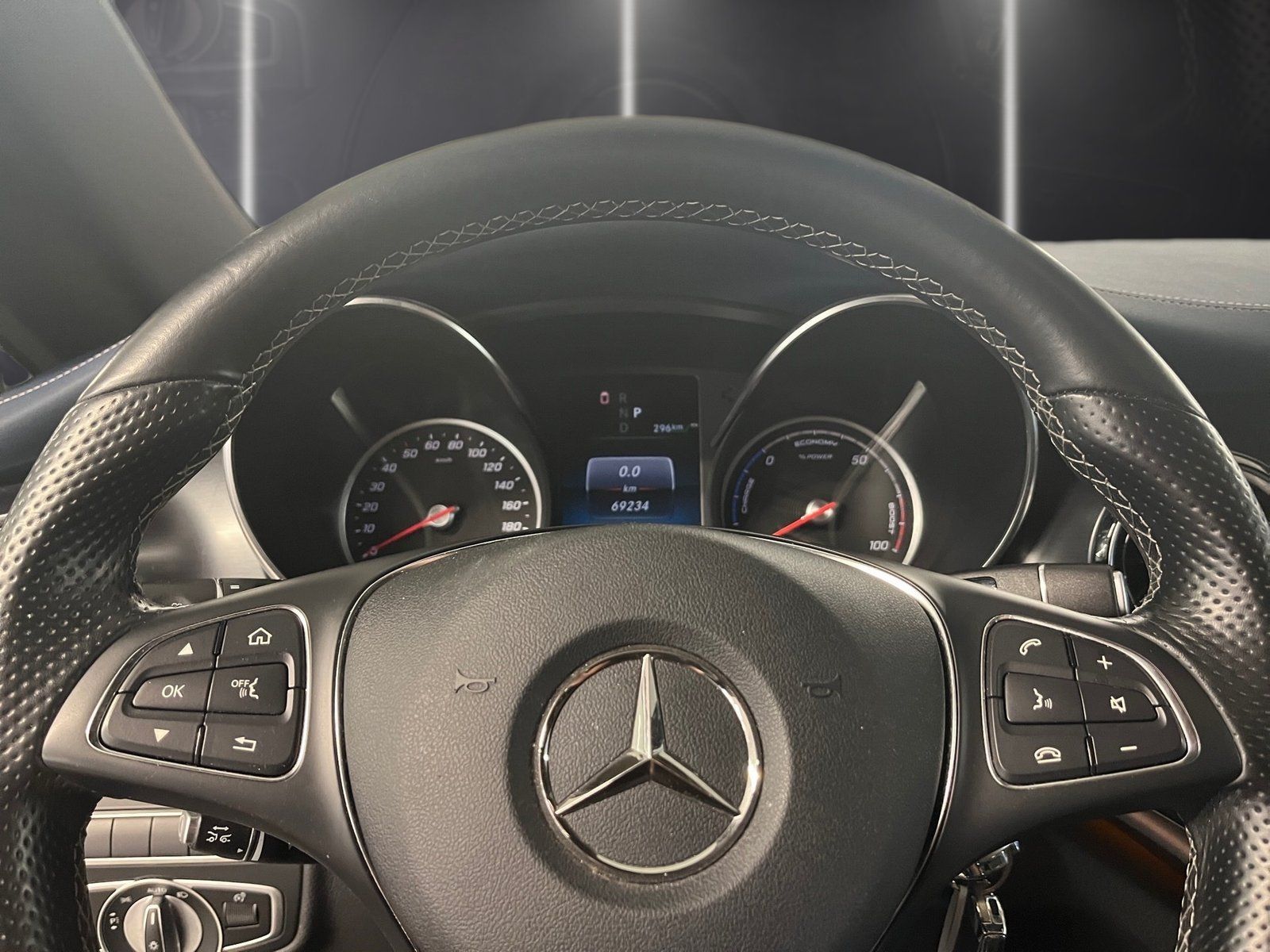 Fahrzeugabbildung Mercedes-Benz EQV 300 AVANTGARDE Lang*LED*Totw*Burmester*Distr