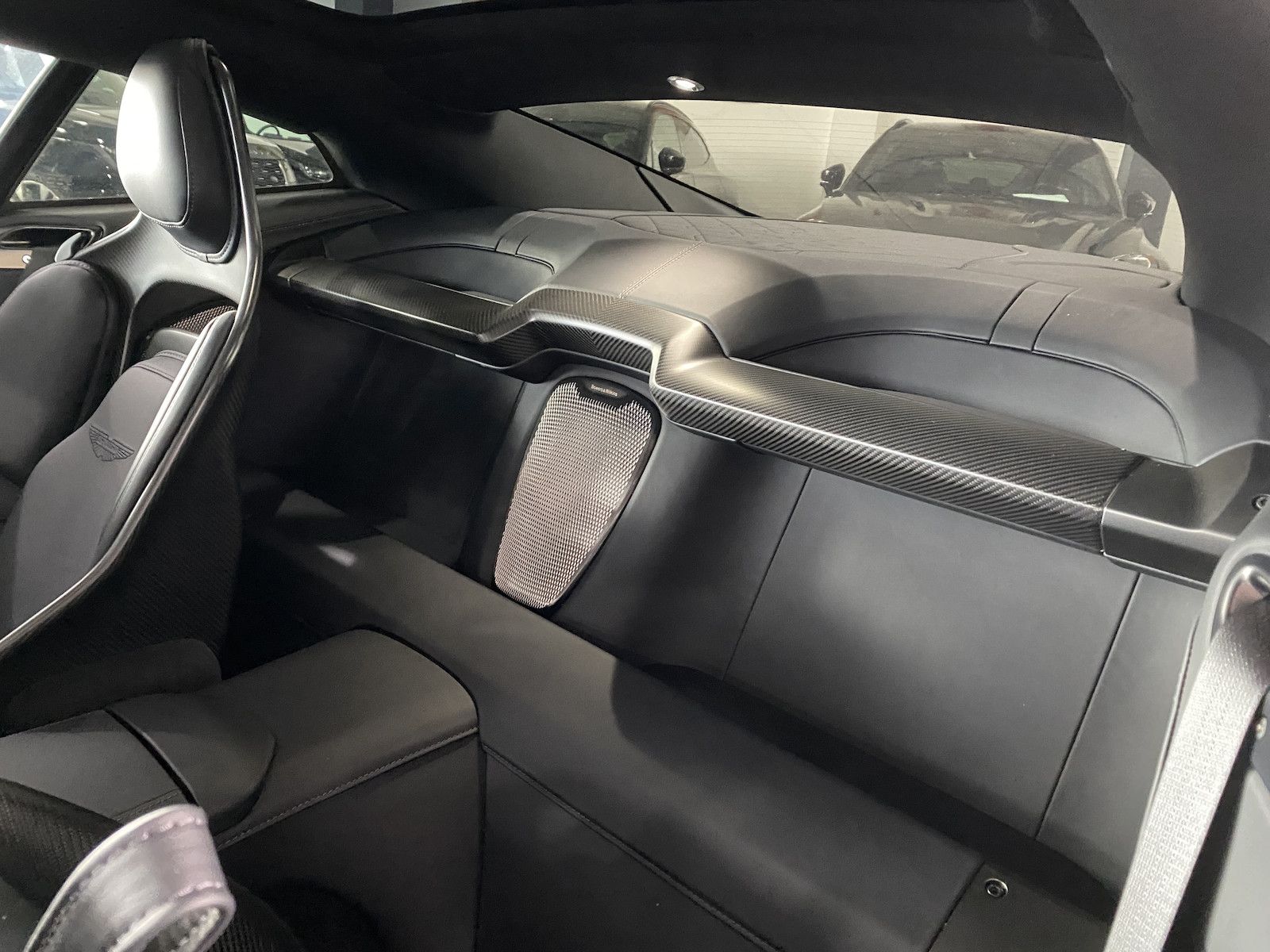 Fahrzeugabbildung Aston Martin Vanquish Q Satin/Carbon/Exhaust-Titan/UPE 50500,