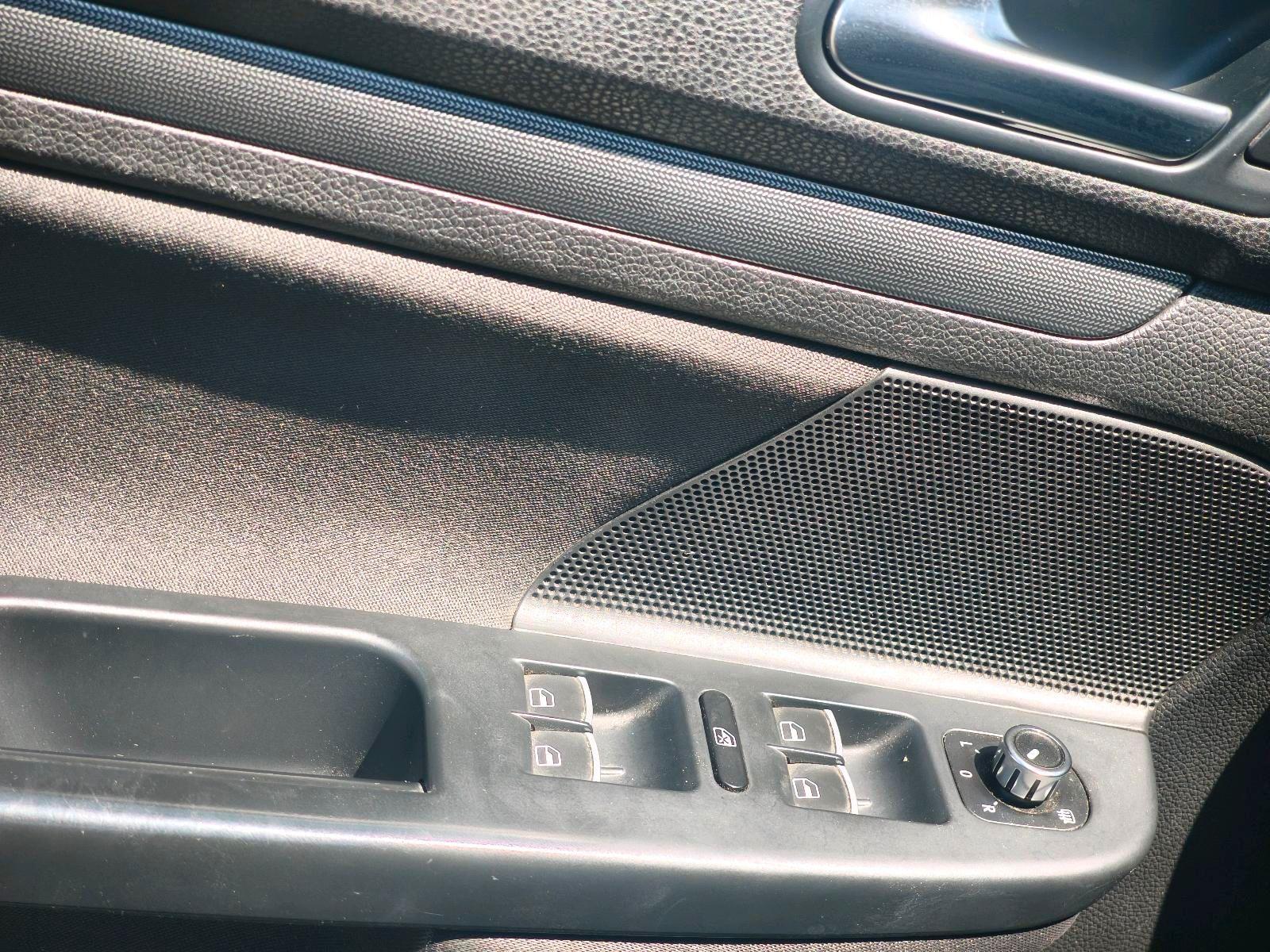 Volkswagen Golf 2011 — photo 15