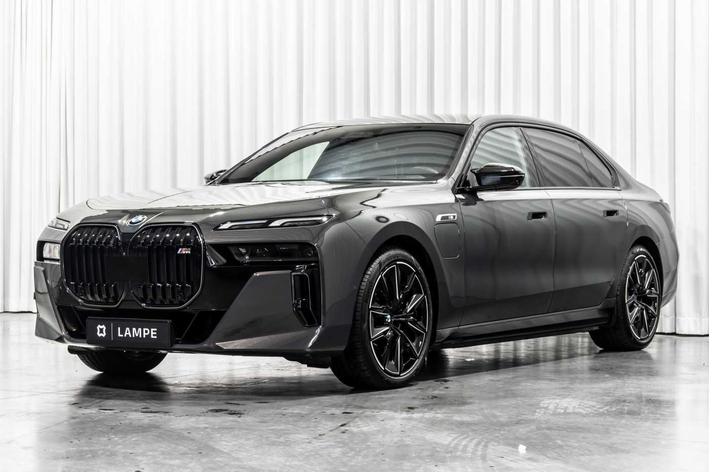 BMW 760 M760e xDrive Executive Lounge Entertainment  imagem 3