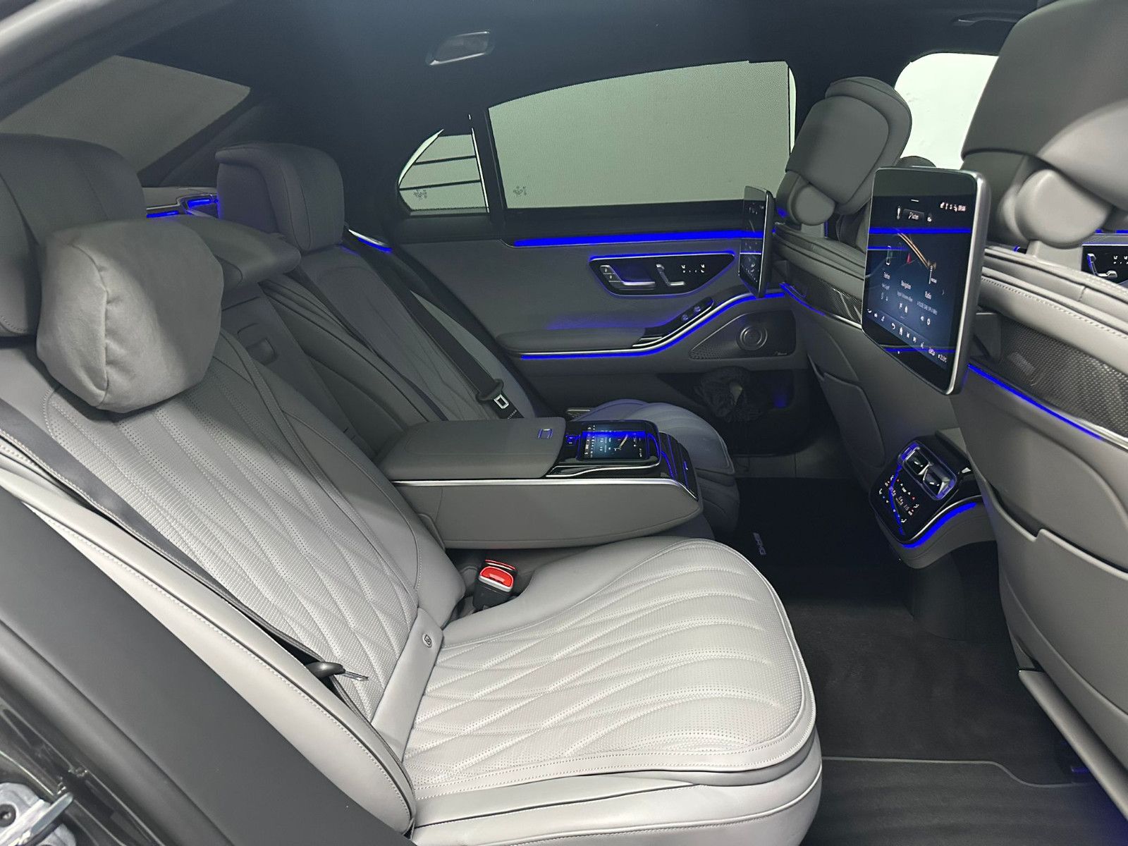 Fahrzeugabbildung Mercedes-Benz S 63 E Performance L *KERAMIK*TV*PANO*