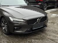 Volvo V60 B4 Plus Dark PANO 360 ACC BLIS H&K LED