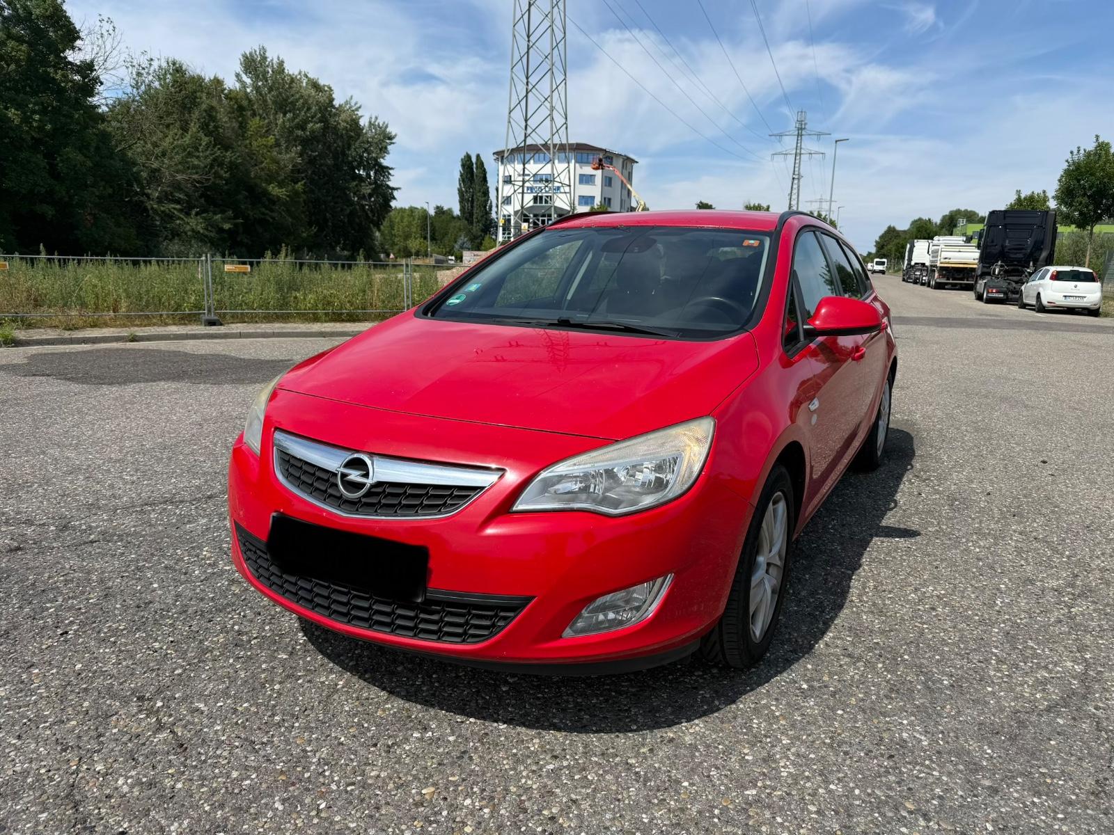 Opel Astra, 2011