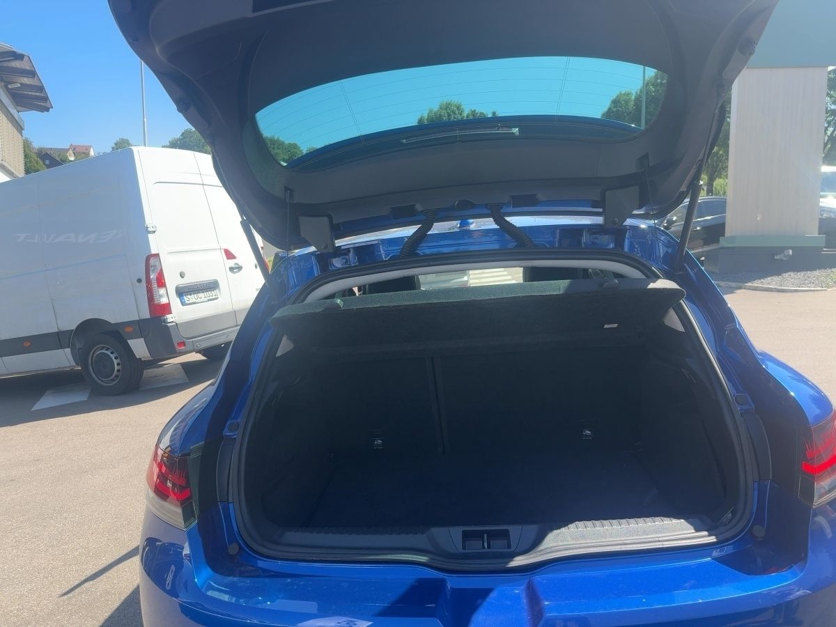 Fahrzeugabbildung Renault Megane 5-Türer INTENS E-TECH Plug-in 160