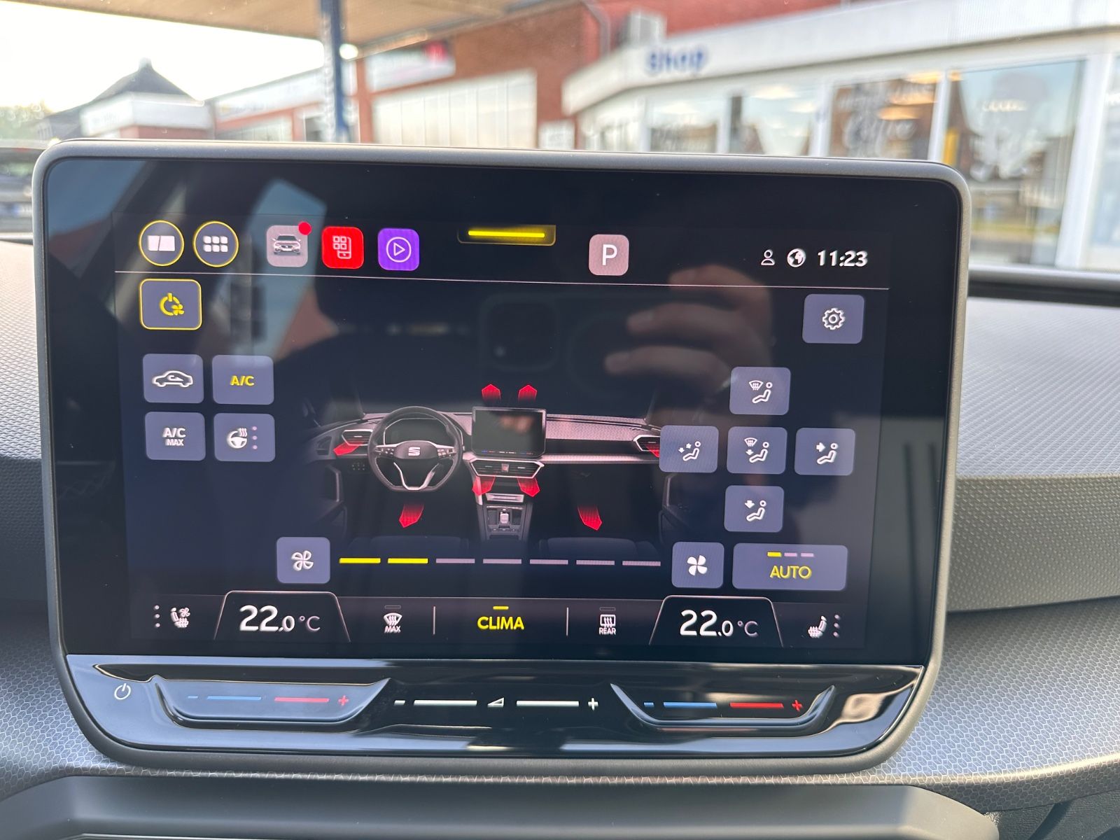 Fahrzeugabbildung SEAT Leon ST 2.0 TDI Style DSG AHK/ACC/APP/SHZ/RFK