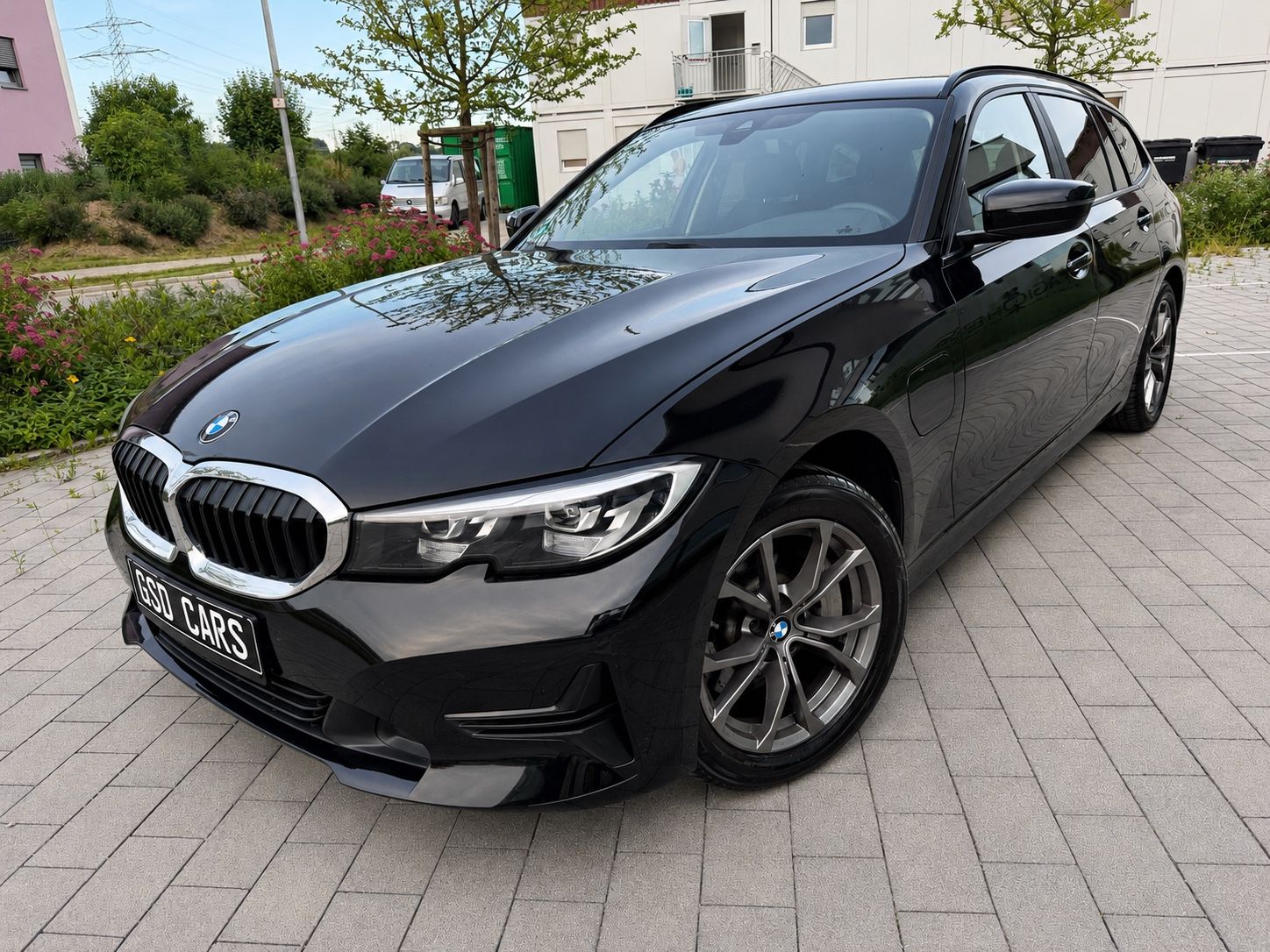 BMW 330 e xDrive Advantage LED NAVI SHZ LEDER