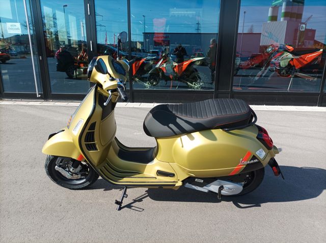 Vespa GTS 125 Super Sport ABS Akrapovic