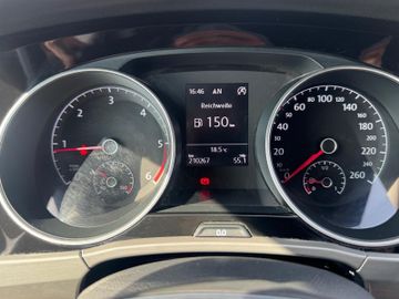 Volkswagen Touran - 10