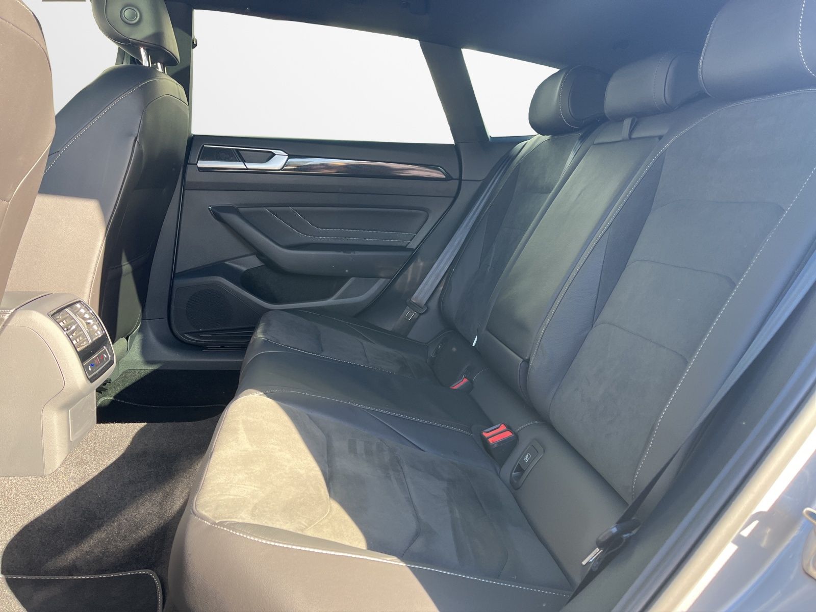 Volkswagen Arteon Shooting Brake 2.0 TSI DSG R-Line Panoda foto 12
