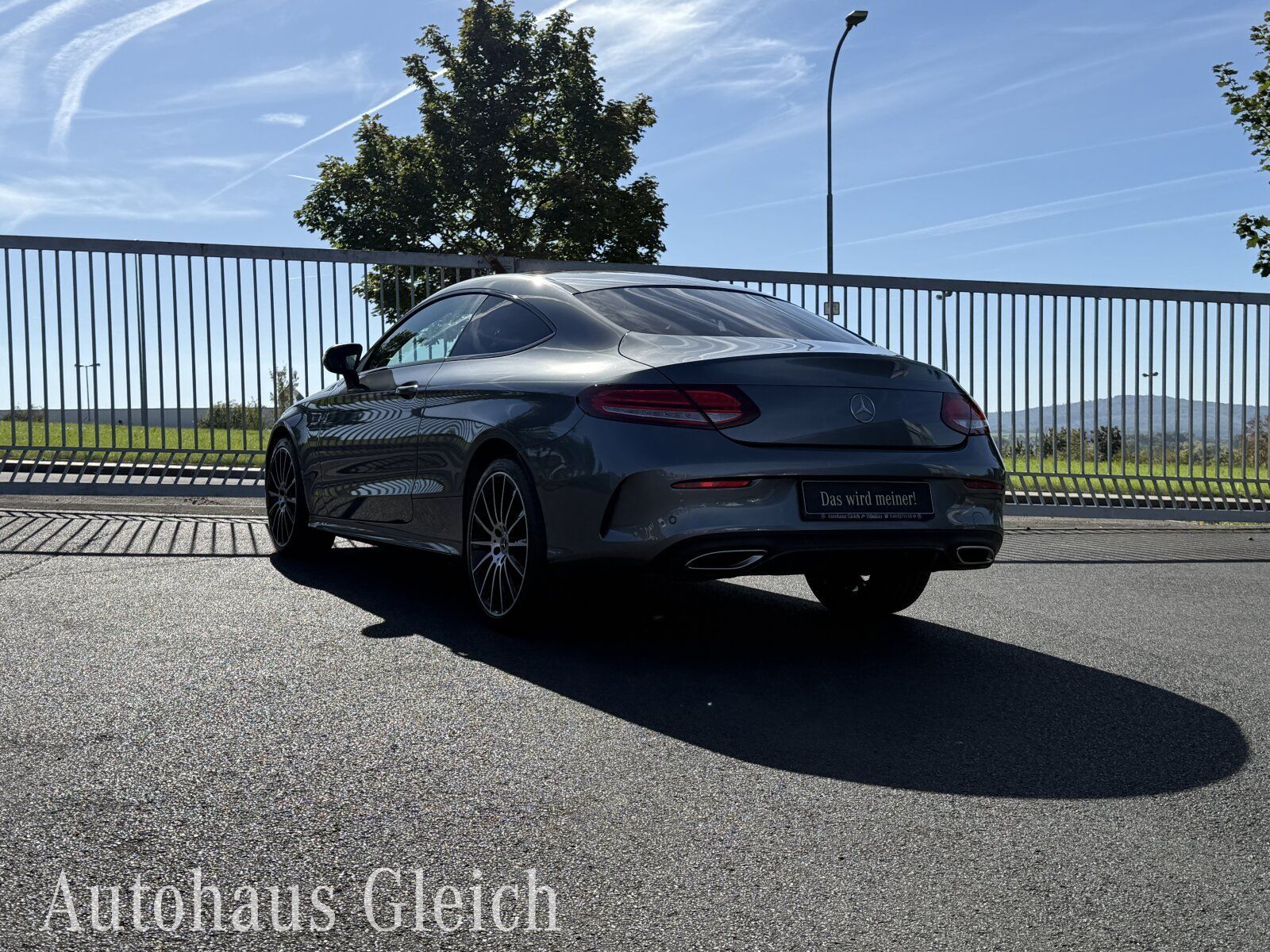 Fahrzeugabbildung Mercedes-Benz C 180 Coupe AMG-Line Interieur/Navi/LED