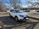 Mitsubishi Outlander 2.4 AT  | 4WD | Panor... - Mitsubishi Outlander in Halle