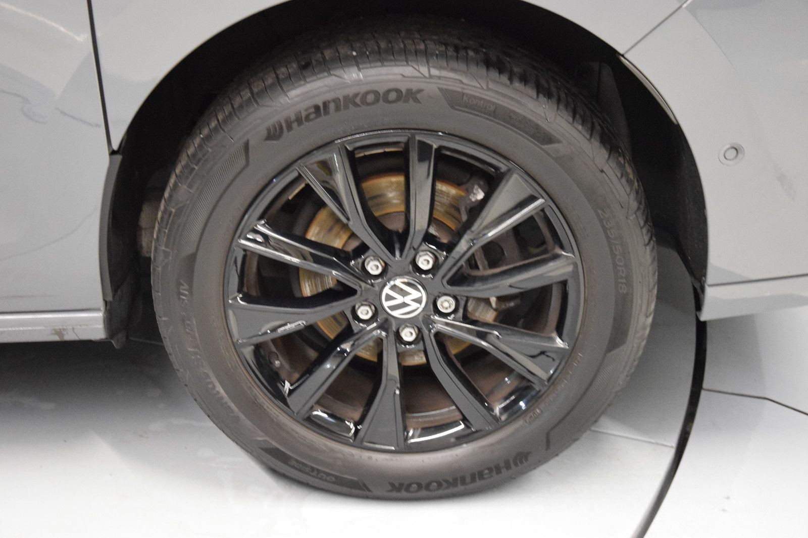 Fahrzeugabbildung Volkswagen T7 Multivan Style Pano ACC IQ AHK Stndhzg Alcant