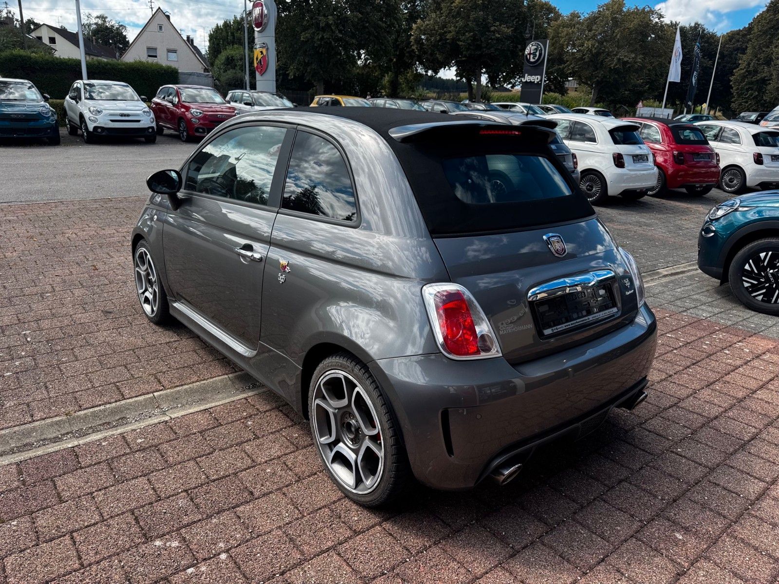 Fahrzeugabbildung Abarth 595C Turismo 1.4 T-Jet 16V Cabrio Automatik