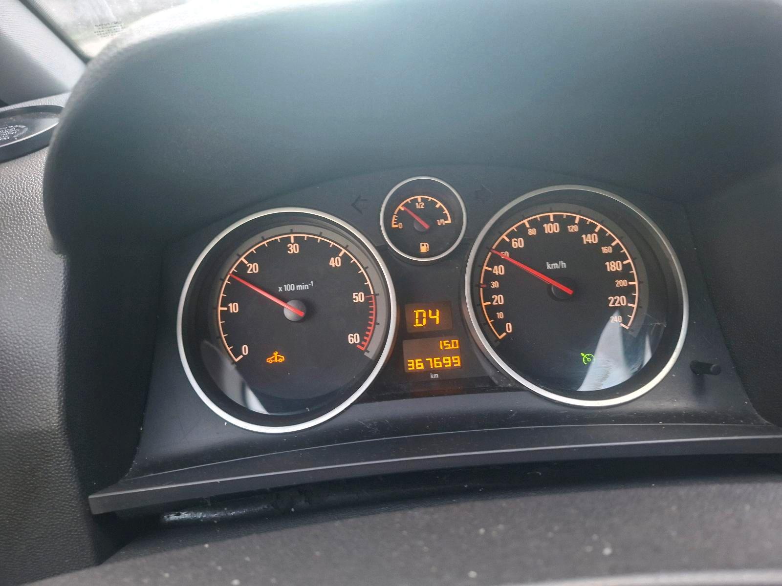 Opel Zafira 2010 — photo 9