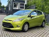 Ford Fiesta Titanium*ST-OPTIK*KLIMAAUT.*TÜV*SERVICE* - Ford Fiesta: Grün