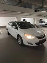 Opel Astra Sports Tourer 1.4 EcoFlex 74kW - Opel Astra aus 2010: Sports Tourer