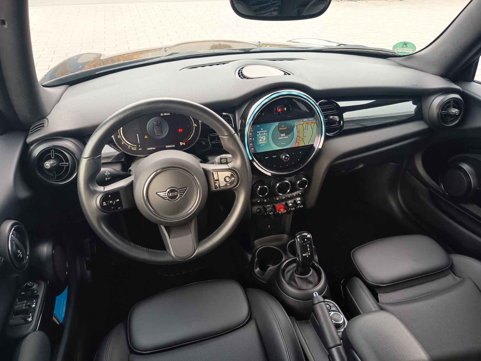 Fahrzeugabbildung MINI COOPER Cabrio Cooper Classic Trim