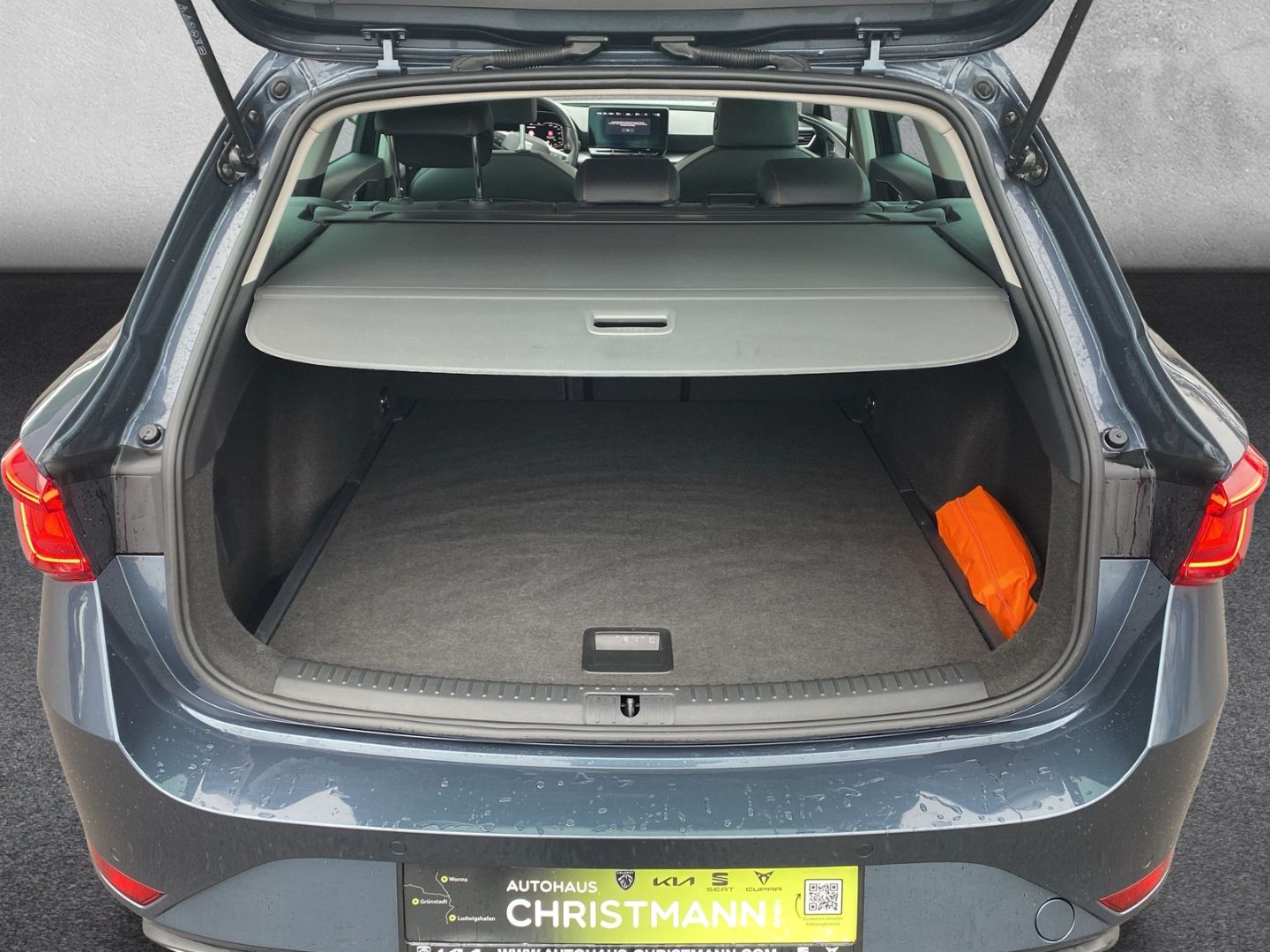 Fahrzeugabbildung SEAT Leon Sportstourer FR 2.0 TDI EU6d Navi digitales