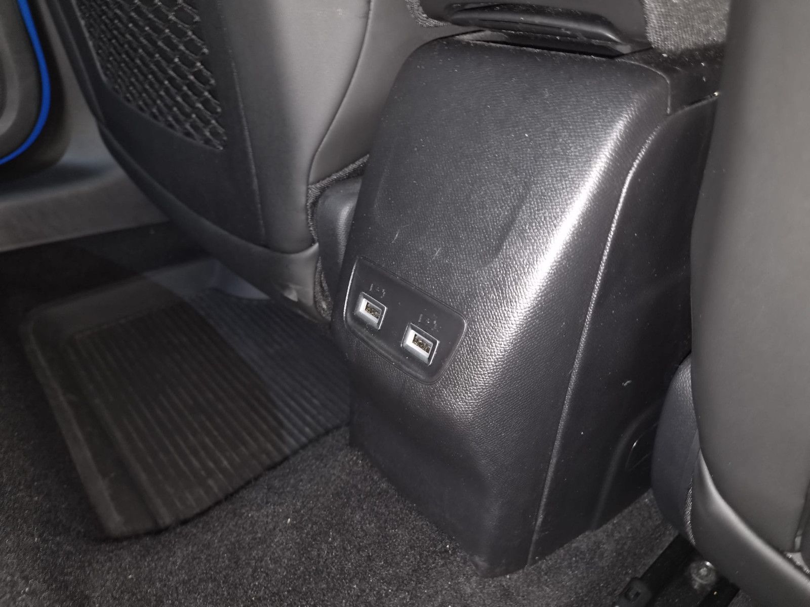 Fahrzeugabbildung Peugeot 208 GT / LED / NAVI / KAMERA / SCHECKHEFT