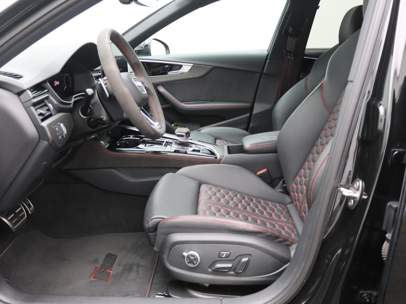 Audi RS4 - Bild 12