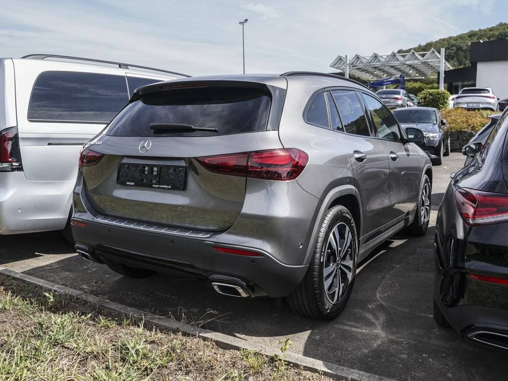 Mercedes-Benz GLA 200 Progressive Night Panorama 360°-K. AHK imagem 3