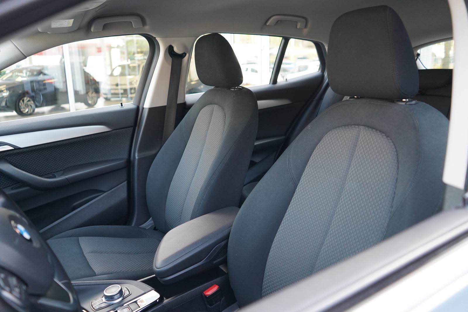 BMW X2 sDrive 20 i LED Navi Tempomat DAB Sitzheizung, миниатюра 13