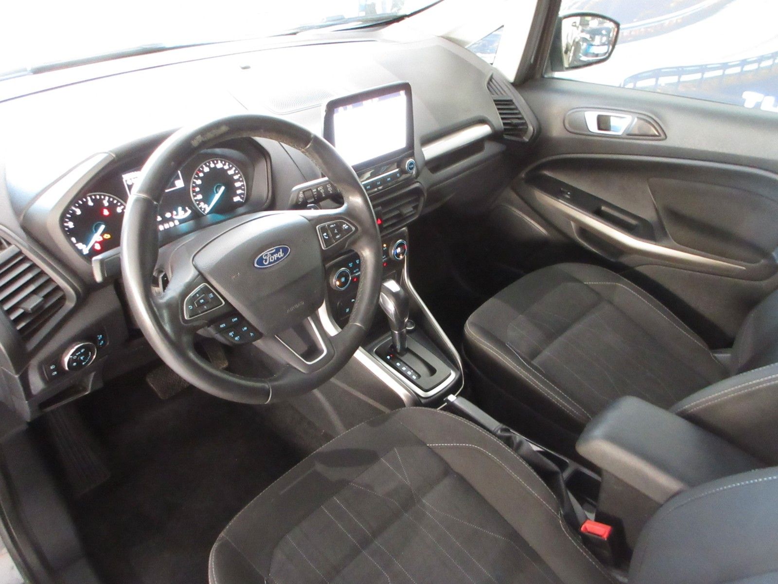 Fahrzeugabbildung Ford EcoSport Cool & Connect SHZ/LHZ/AHK/NAVI