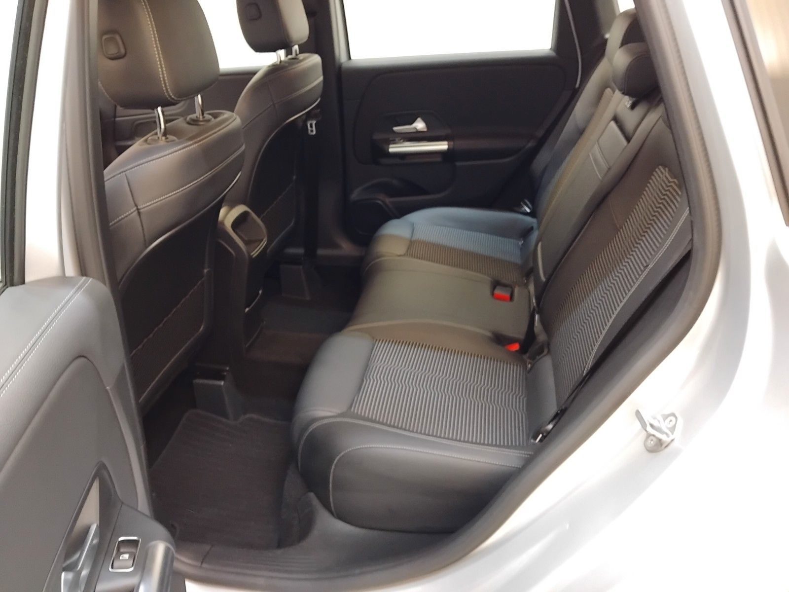 Mercedes-Benz B 180 (06/2026, Benzin)