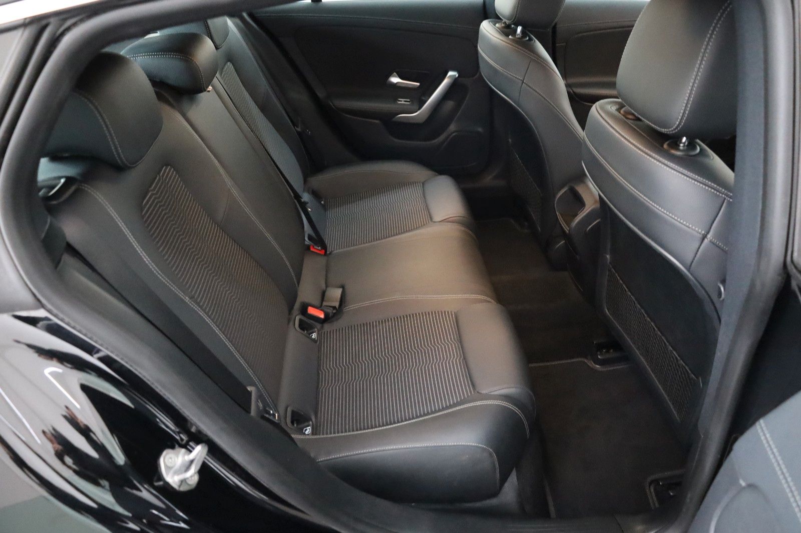 Fahrzeugabbildung Mercedes-Benz CLA 200 SB Progressive T.Leder,Navi,LED,SH,SR+WR