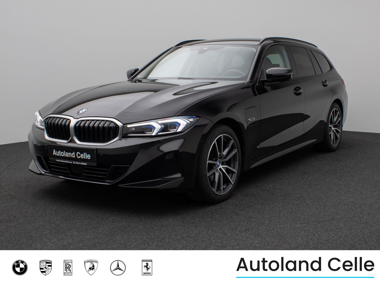 Fahrzeugabbildung BMW 330e Kamera HUD DAB H/K Stop&Go AHK Komfort LED