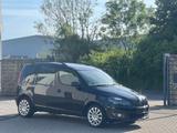 Skoda Roomster Best of * 1 Hand * - Skoda Roomster mit Diesel-Antrieb