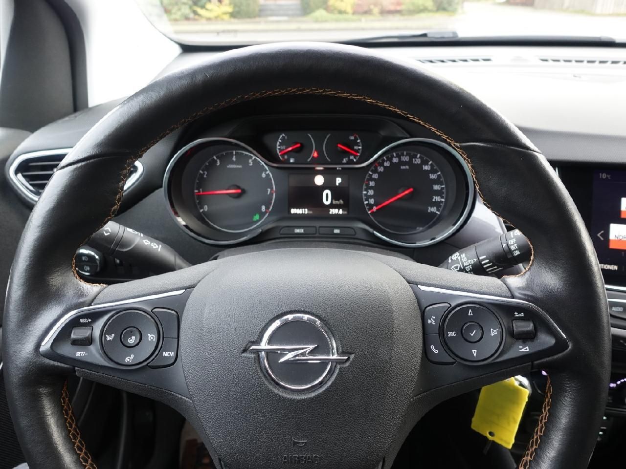 Fahrzeugabbildung Opel Crossland 1,2 Innovation Automatik