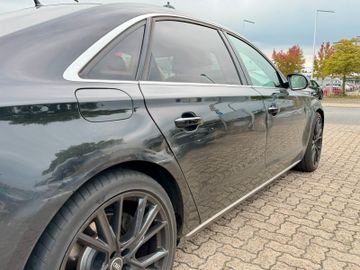 Audi A8 - 8