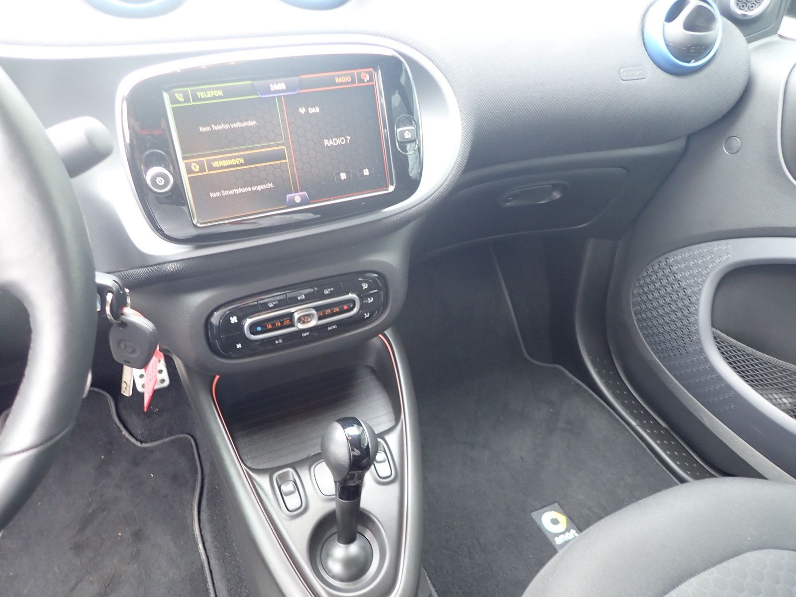 Fahrzeugabbildung Smart ForTwo cabrio EQ electric drive
