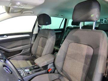 Volkswagen Passat - 11