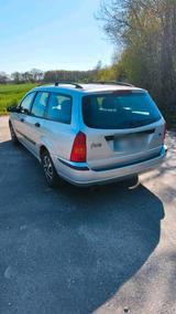 Ford focus Turnier 2004 8-fach bereift mit... - Ford Focus aus 2004: Kombi