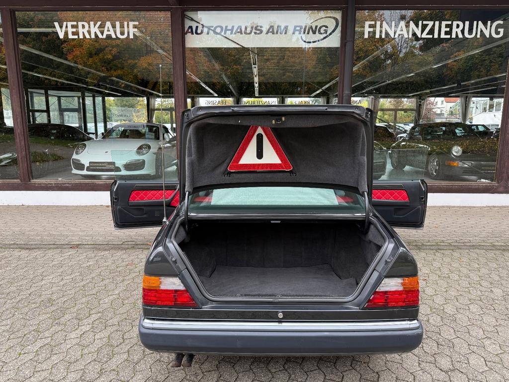 Mercedes-Benz CE 300