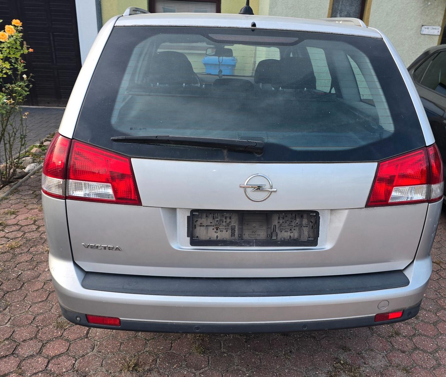 Opel Vectra 2006 — салон